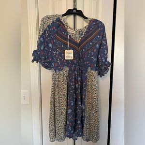 Davi & Dani Boho Floral print dress size sm. (Fits more like a medium). NWT.